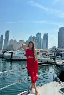 Jennifer 447347129445 300 EUR per hour