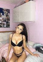 Melanie strikingly beautiful girl - independent escort